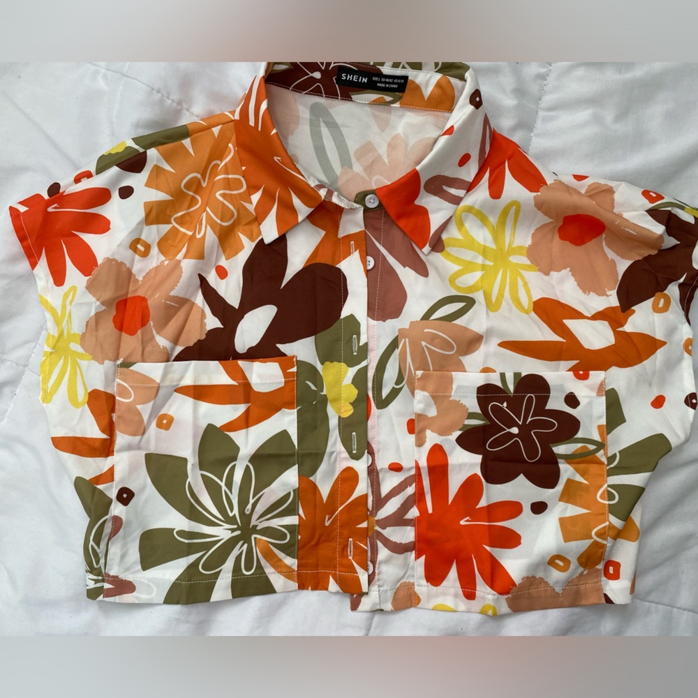 Floral Cropped button shirt